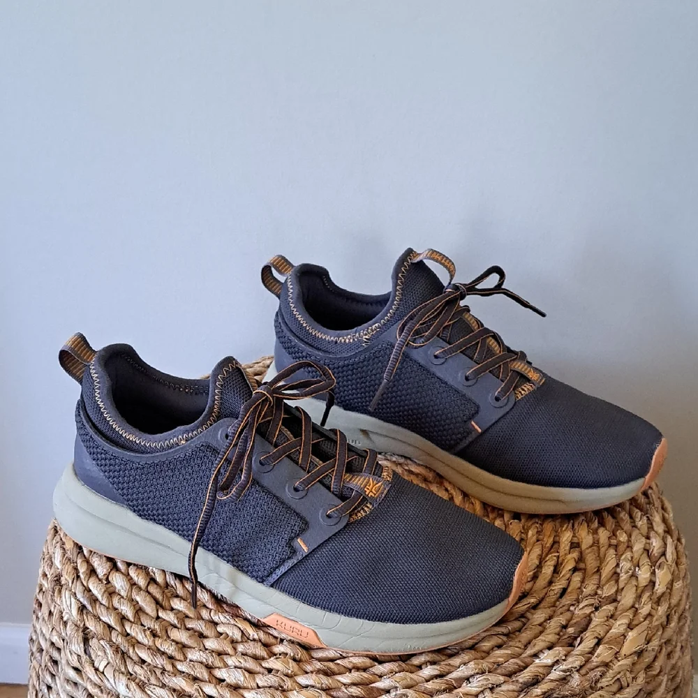 KURU Womens Atom Kurocloud Athletic/Training/Gym Smoke Grey Knit‎ Sneakers 9.5